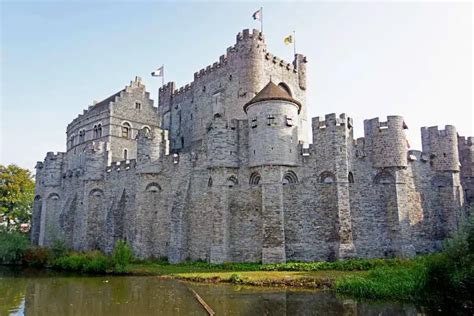 30 Incredible European Medieval Castles
