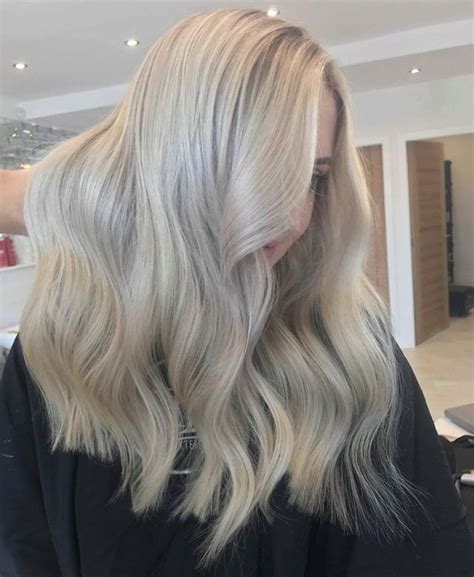Light Creamy Blonde Lose Waves Blended Roots Balayage Platinum Blonde Hair Color Light Blonde