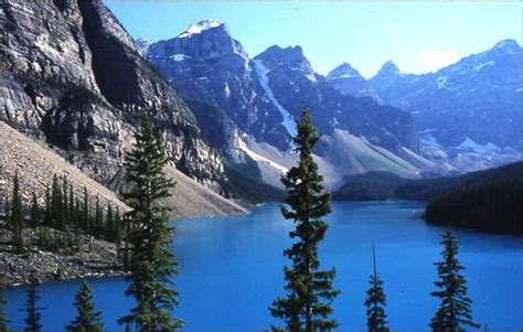 Canadian Rockies Beautiful Tourism
