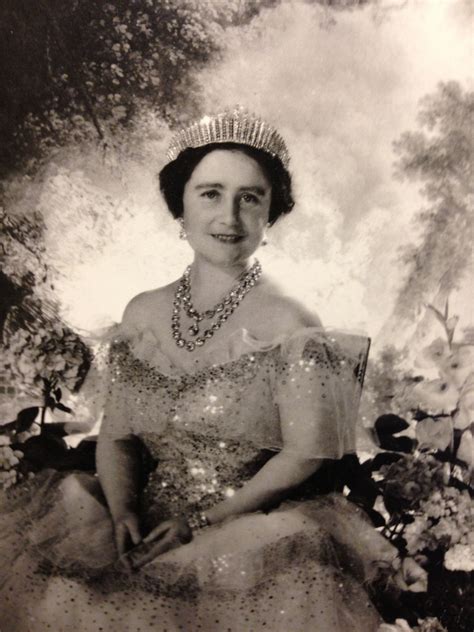 Queen Mum In Lovely Picture Of Her Queen Mum Queen Mother King Queen Royal Monarchy