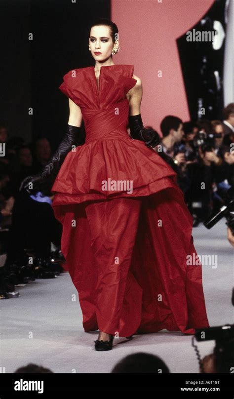 Chia Sẻ 72 Về Red Chanel Dress Mới Nhất Du Học Akina