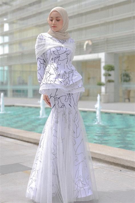 Baju kurung moden lace kebaya moden baju raya t. Baju Kurung Peplum Melissa White