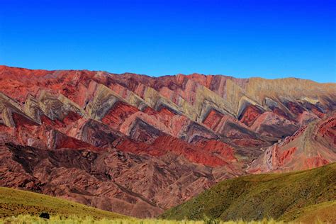 Quebrada De Humahuaca La Vallée Aux Montagnes Colorées En Argentine