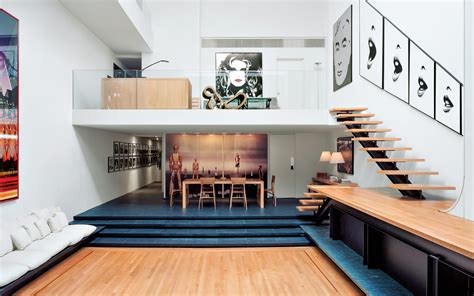 It was designed by architect alexander welch and it has housed many famous names over the year, including artist marc chagall and the late michael jackson, who rented the house in the 1990s and 2000. Manhattan's Famed Halston House Sells for $18 Million ...