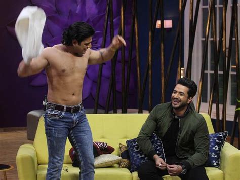 Yeh Hai Mohabbatein Actor Karan Patel Goes Shirtless On Rajeev