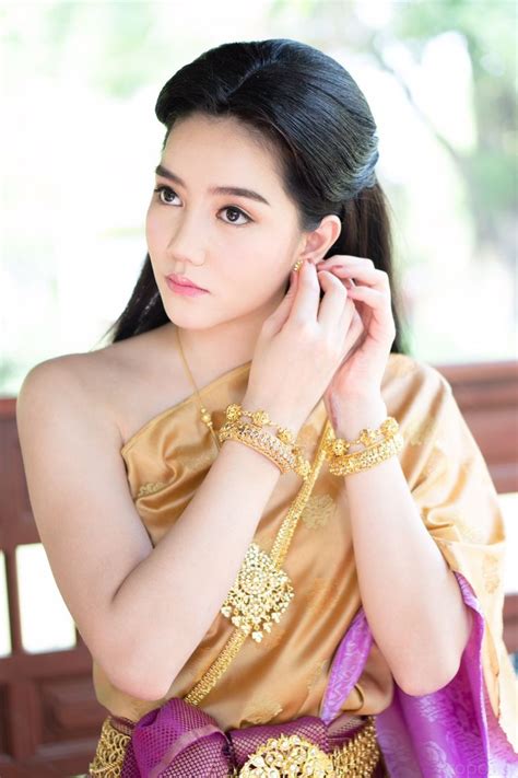 ริชชี่ อรเณศ ชุดไทยสไบเฉียง สวยงดงามตามแบบฉบับหญิงไทยสมัยโบราณ Pantip
