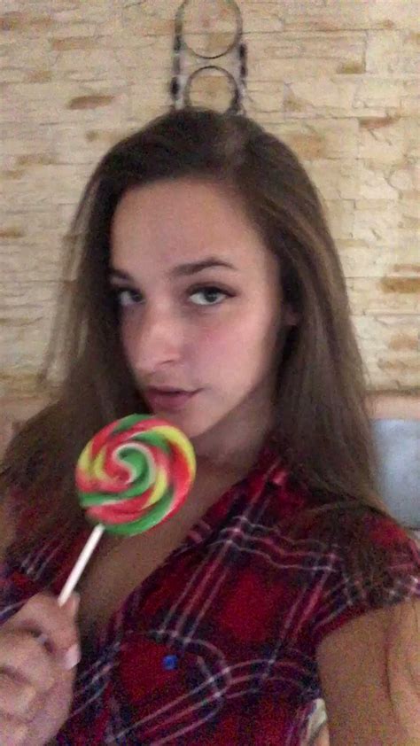 Amirah Adara On Twitter This Is How I Lick My Lollipop For Reality Lovers Lickdalolli 😈 ️😋🍭🍭🍭