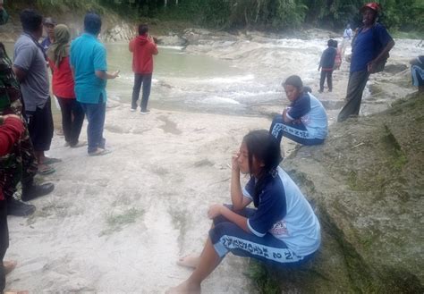 Mandi Di Sungai 2 Siswi Smp Tewas Tenggelam Okezone News