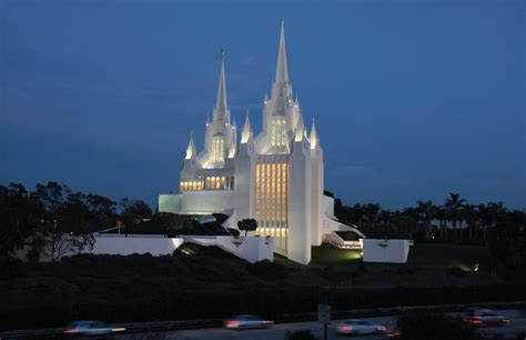 San Diego Mormon Temple At Dusk With The 5 Freeway Underne Flickr