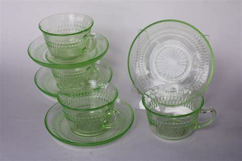 Vintage Anchor Hocking Depression Glass Cups Saucers Roulette