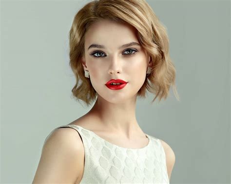 15 Best And Coolest Short Wavy Hairstyles Ever Hottest Haircuts