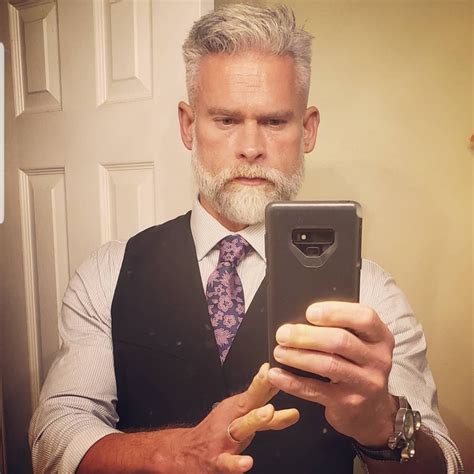 Matches My Hair Started Turning Gray In My 20s Rbeards