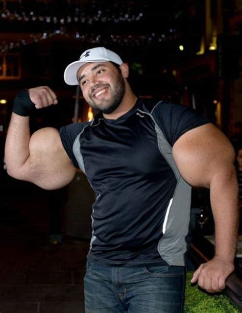 The Biggest Biceps In The World 12 Photos Connecting Friends