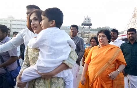 Rajinikanth’s Wife And Daughter Aishwarya Prays At Tirumala Tirumala Updates