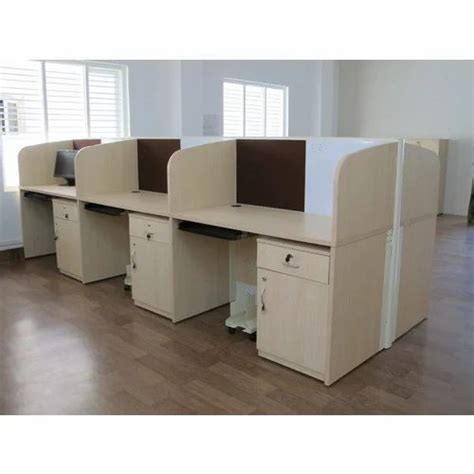Wooden Office Workstation At Best Price In Kochi By Raamz Interiors