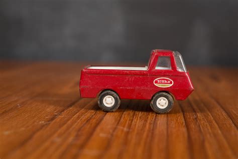 S Vintage Tonka Farms Red Trucks Set Of Small Collectible Antique Metal Toys