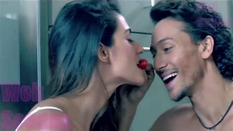 Disha Patani And Tiger Shroff Hot And Sexy Kissing Scenes In The Song