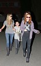 Miley Cyrus: La mamá de Miley pasea con sus hijos