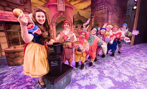 Panto Stars Help Bandnes Council Highlight Importance Of Christmas