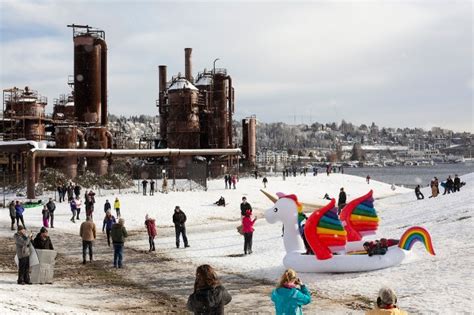 Seattle Snow Photos Show City Socked In With More To Come