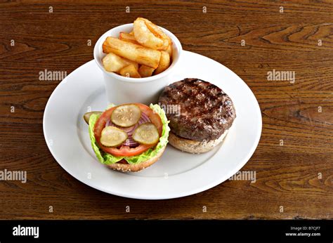 Plain Cheeseburger Hi Res Stock Photography And Images Alamy