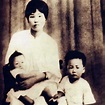 In 1962, Mao Anqing returned to his hometown to worship his mother, but ...
