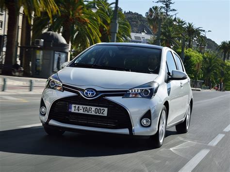 Toyota Yaris India Launch Date Price Specifications Mileage Images