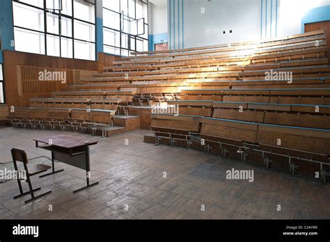 Empty lecture hall Stock Photo - Alamy