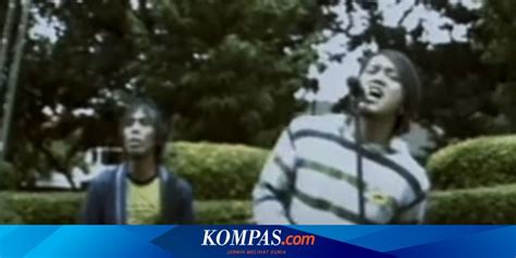 * f dm c f ternyata kau pergi tuk s'lamanya dm c g tinggalkan diriku dan cintaku. Lirik dan Chord Lagu Saat Kau Pergi - Vagetoz