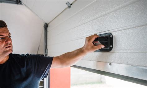 How To Lock Garage Door Manually From Outside It Is Interesting