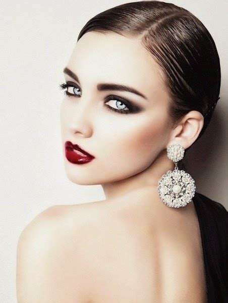 Glamorous Night Makeup Looks For The Next Party