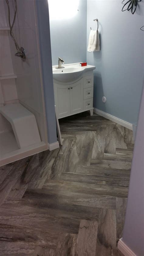 The Benefits Of Installing Bathroom Vinyl Plank Flooring Flooring Designs