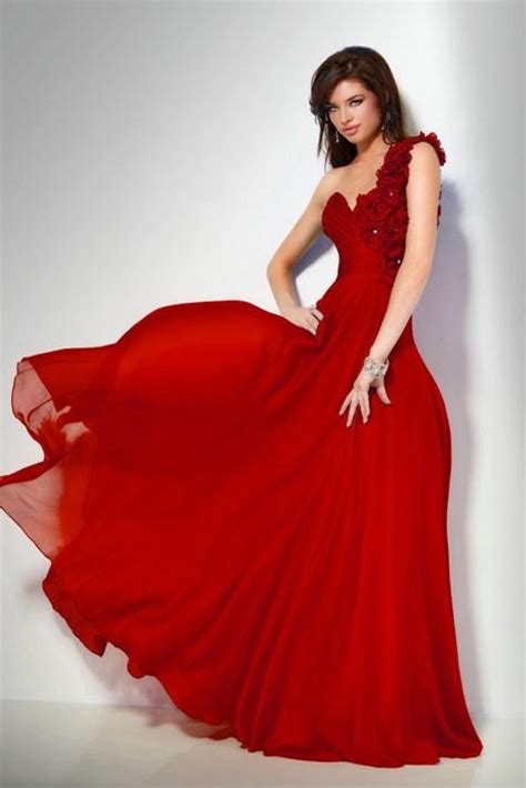 Модное красное платье в пол :: SYL.ru