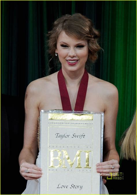 Full Sized Photo Of Taylor Swift Bmi Pop Awards Narm Taylor Swift Love Story Wins Song