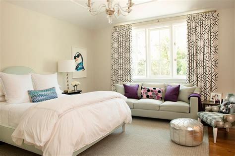 Whether you want inspiration for planning bedroom couch or are building designer bedroom couch from scratch, houzz has pictures from the best designers, decorators, and architects in the country. Teenage Girl Bedroom with Gray Sofa as Window Seat ...