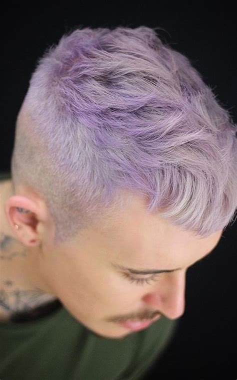 Teinture violette pour homme : tout savoir - Young Gent