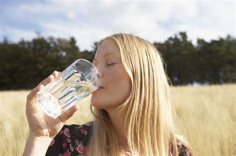 8 Surprising Signs Youre Dehydrated Health And Beauty Tips Health