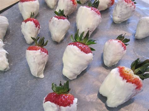 White Chocolate Dipped Strawberries Bebe Love Okazu