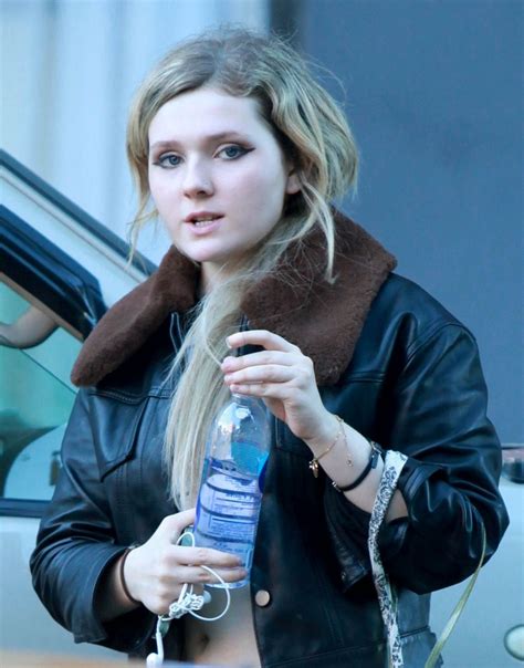 abigail breslin out and about in new york hawtcelebs