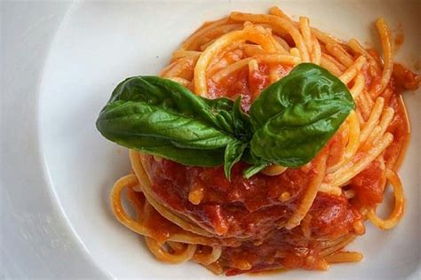 Spaghetti Al Pomodoro La Ricetta Del Piatto Simbolo Della Cucina