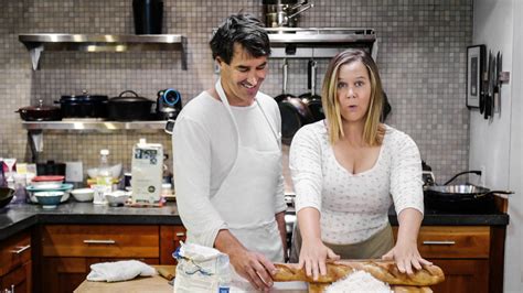 'Amy Schumer Learns to Cook': Kitchen Dos & Don'ts From Amy and Chris