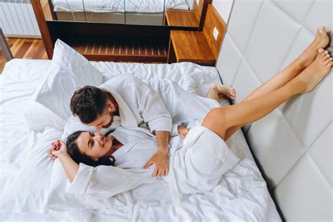 10 Bedroom Habits That Happy Couples Swear By Love Residence Strong Marriage Happy Marriage
