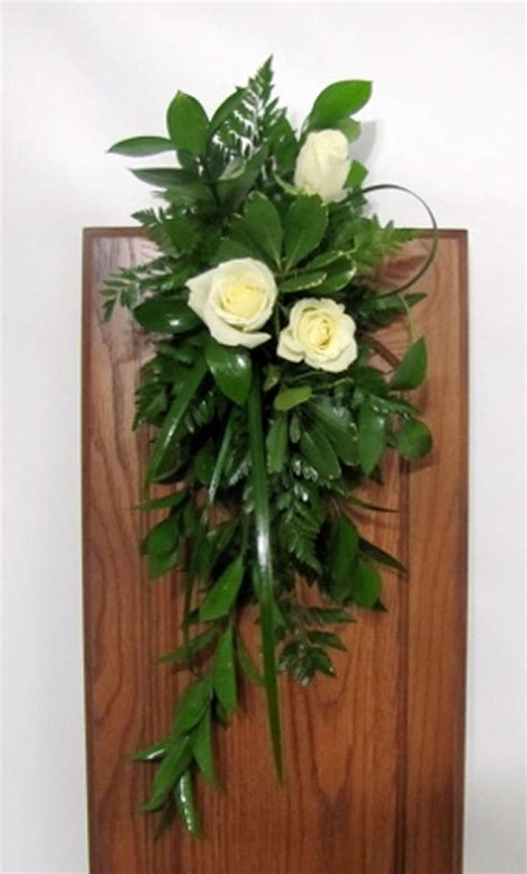 Pew Decorations With Flowers Easy Diy Wedding Flower Tutorials