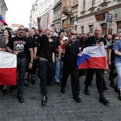 Girl Scout Confronts Far Right Protester At Czech Neo Nazi Rally News TeleSUR English