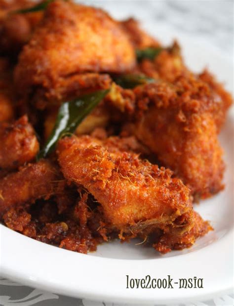 Infused with a mix of herbs and spices, this fried chicken dish is incredibly crunchy, juicy and accompanied with heaps of crispy addictive crumbs. Ayam Goreng Berempah Serai...