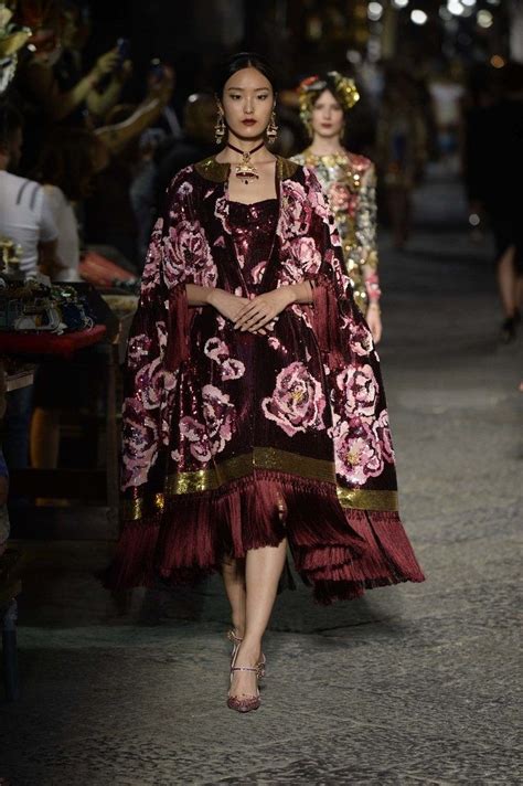 Dolce Gabbana Celebrate Sophia Loren And Naples With A Hugely Fun