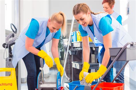 7 Factors To Consider Before Hiring A Commercial Cleaning Service