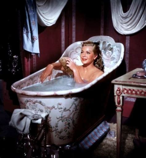 Amazing Color Photos Of Hollywood Actresses In The Bathtubs On Screen In The 1950s And 1960s