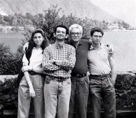 Iscritta nel registro degli indagati anche un'altra persona, residente fuori dalla sicilia. Sergio Mattarella: età, altezza, moglie, figli, il ...