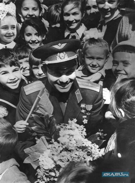 Гагарина мы с детства знаем по. Гагарин Юрий Алексеевич (50 фото) | Екабу.ру ...